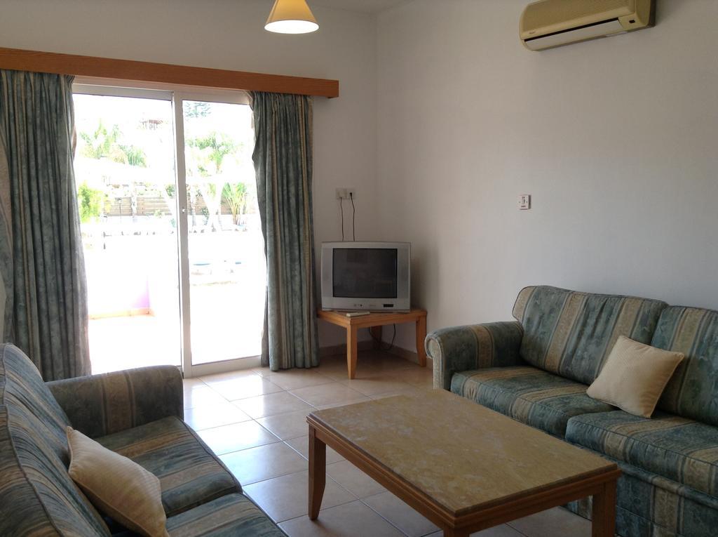 Valana Hotel Apartments Limassol Exterior photo