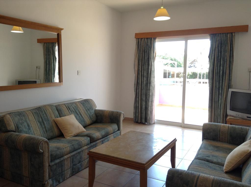 Valana Hotel Apartments Limassol Exterior photo