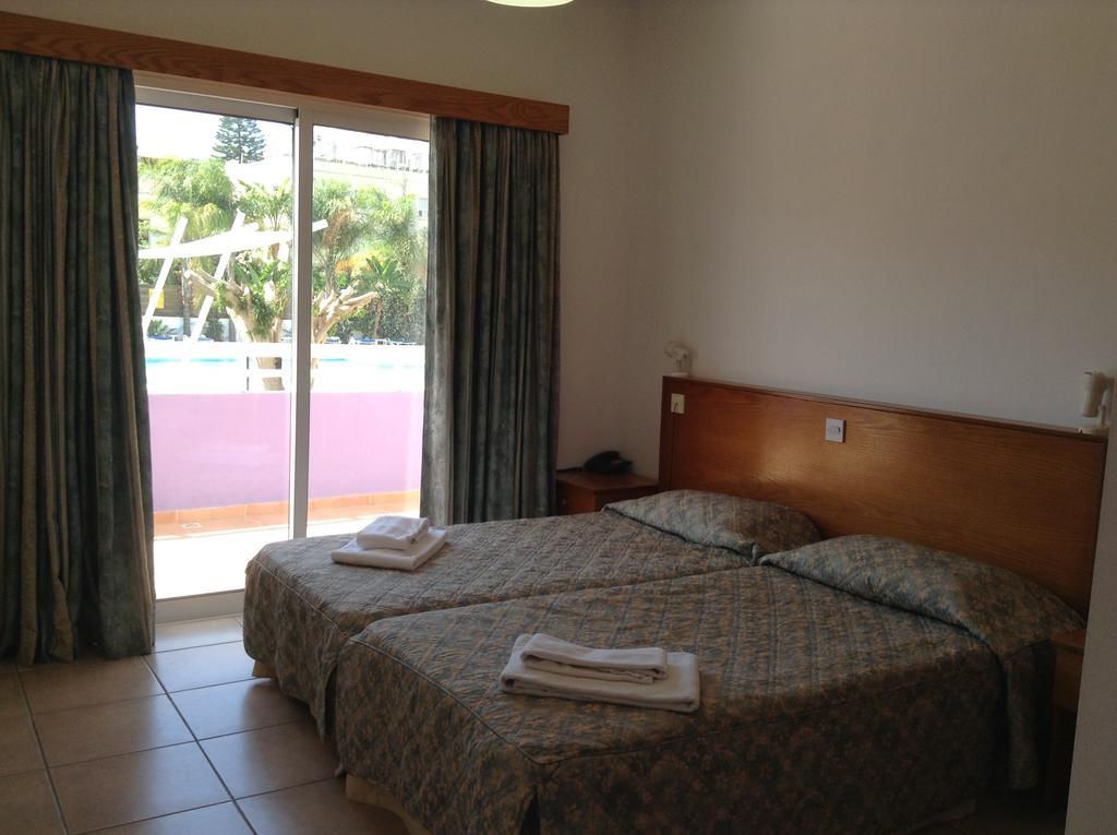 Valana Hotel Apartments Limassol Exterior photo